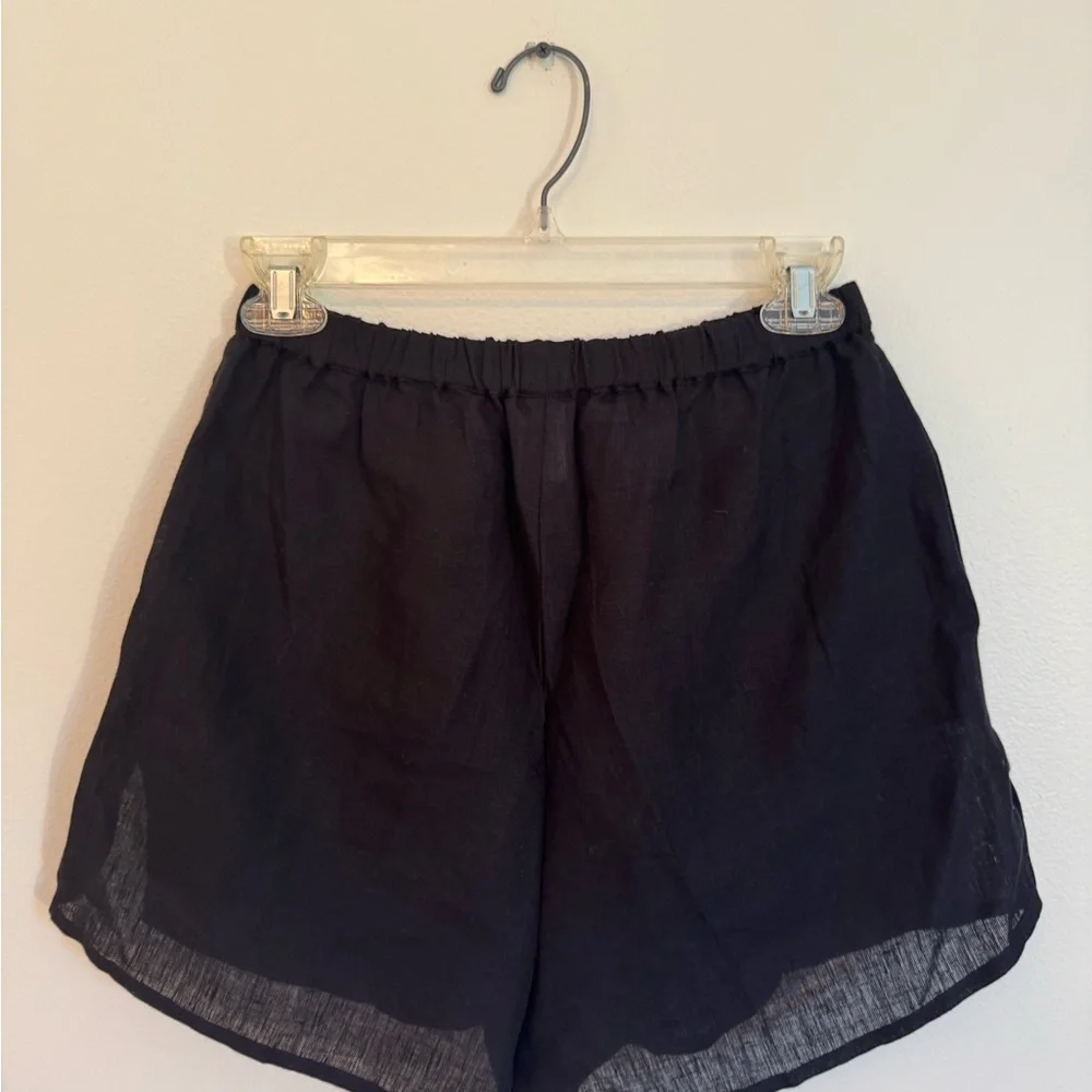 Vitamin A Black Linen Women's Elastic Waist Shorts M